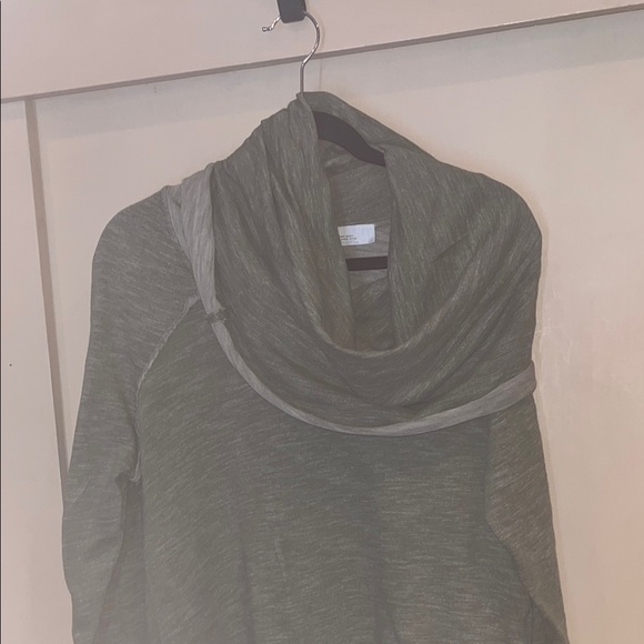 FP Beach Green Cowl Neck / hoodie long sleeve shirt OS / preowned - Picture 12 of 12